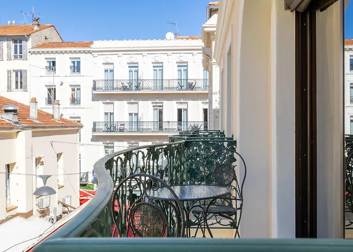 Le Casanova Avec Balcon Au Coeur Du Centre-ville * Cannes